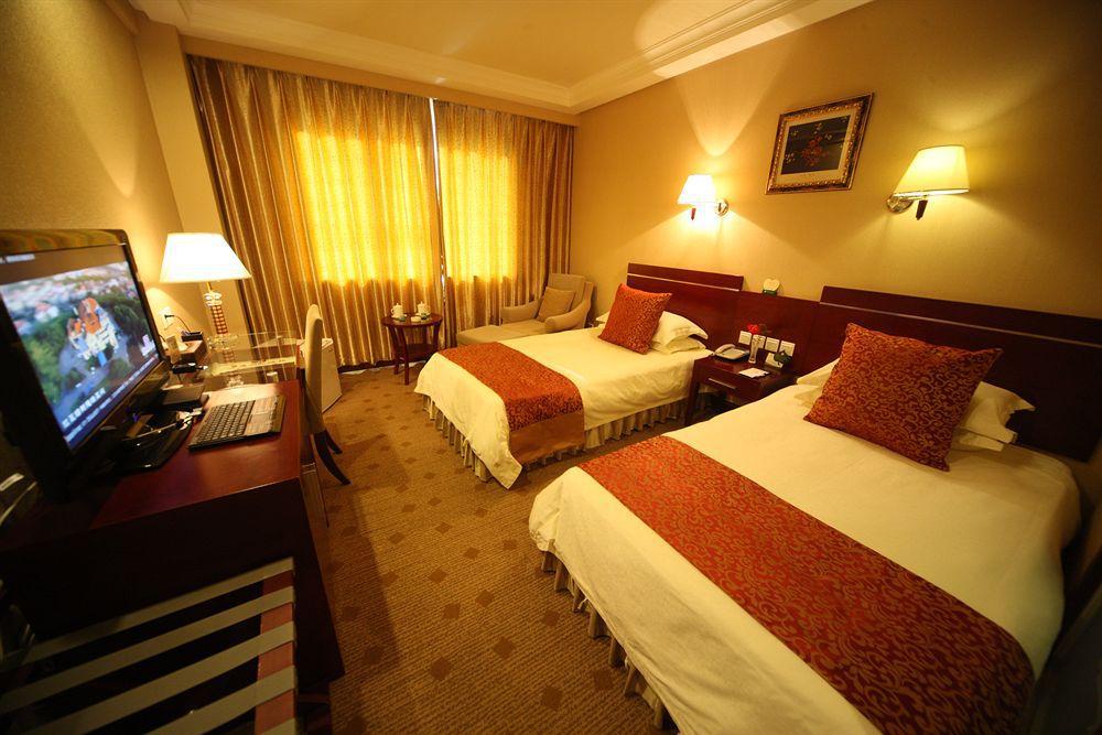 Overseas Chinese International Hotel Csingtao Kültér fotó