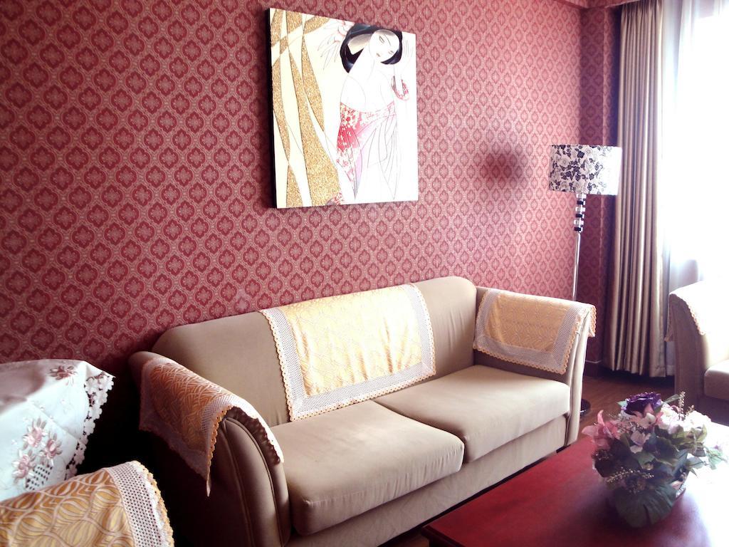 Overseas Chinese International Hotel Csingtao Kültér fotó