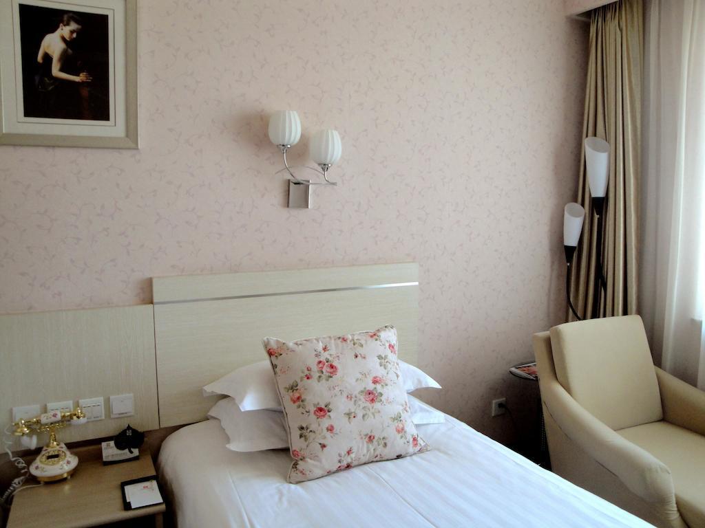 Overseas Chinese International Hotel Csingtao Kültér fotó