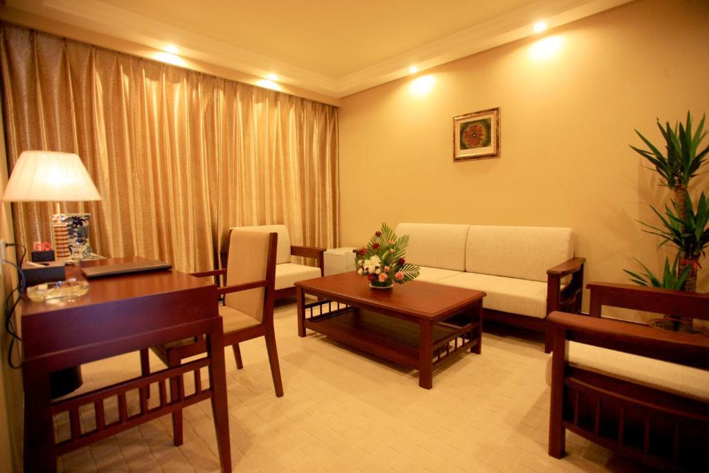 Overseas Chinese International Hotel Csingtao Kültér fotó