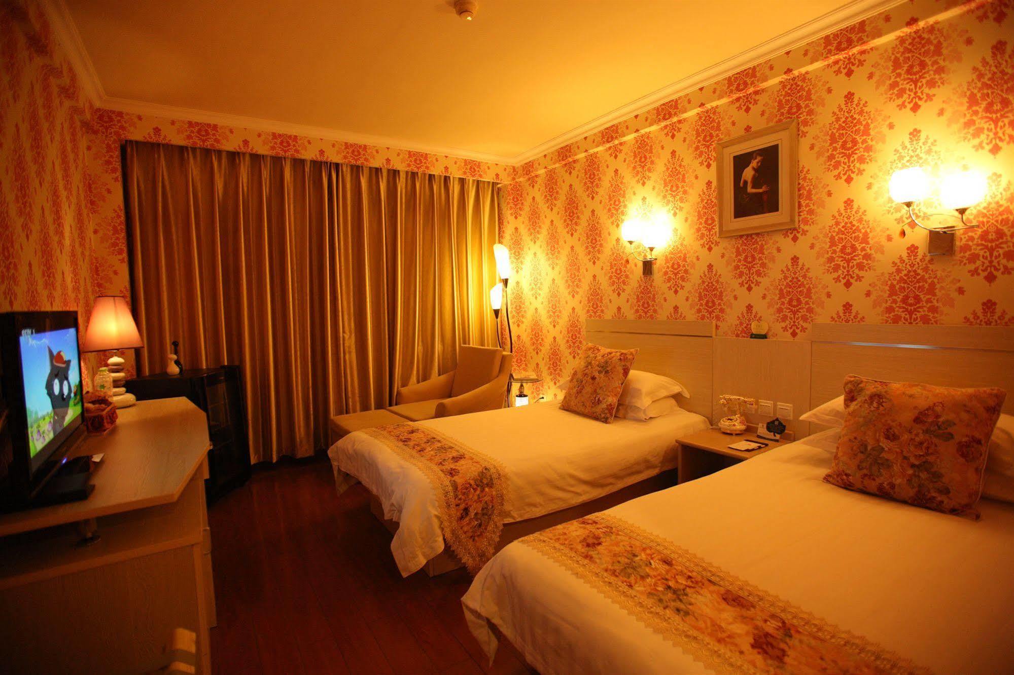 Overseas Chinese International Hotel Csingtao Kültér fotó