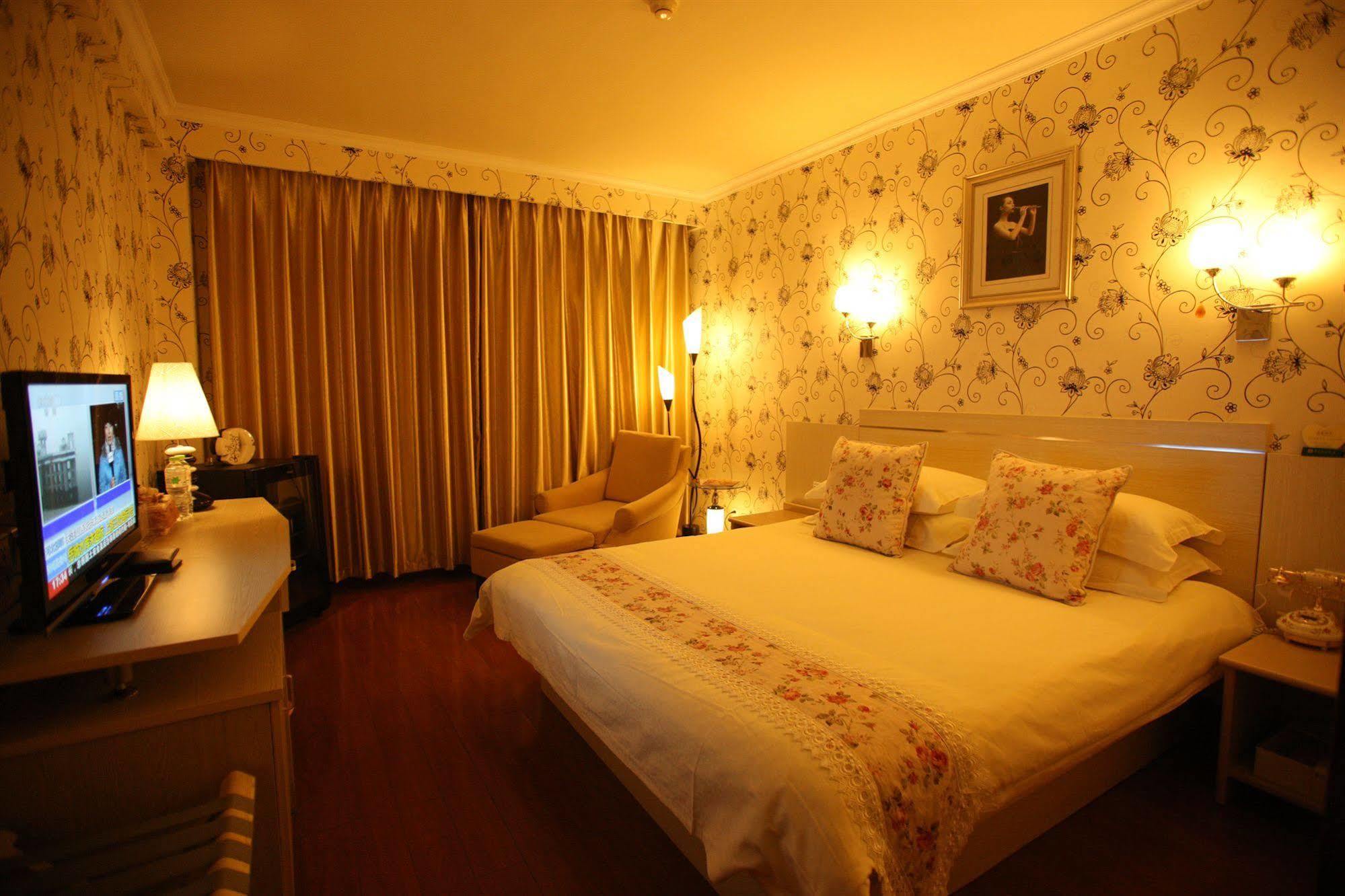 Overseas Chinese International Hotel Csingtao Kültér fotó