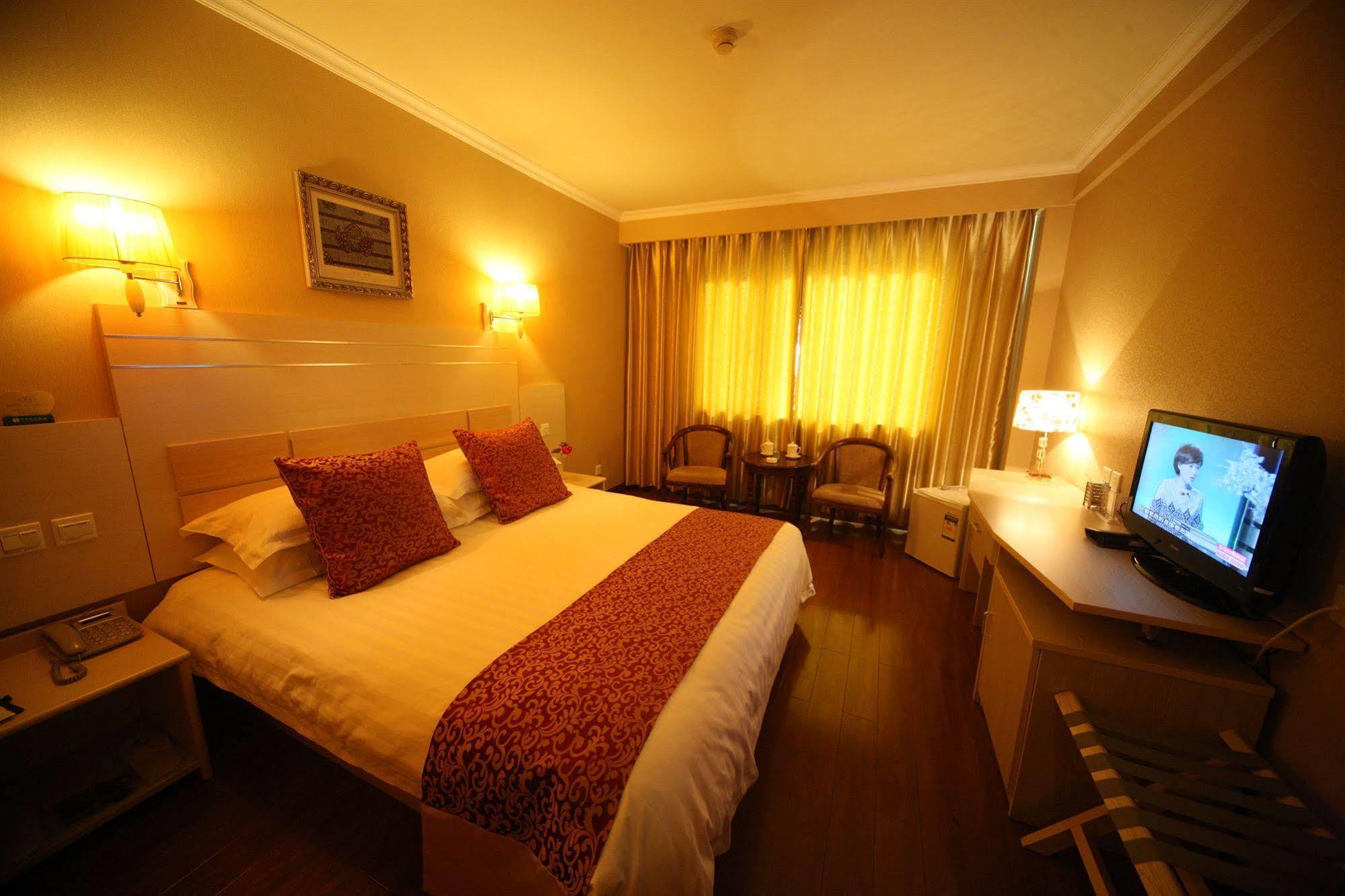 Overseas Chinese International Hotel Csingtao Kültér fotó