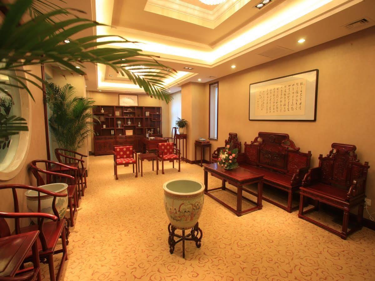 Overseas Chinese International Hotel Csingtao Kültér fotó
