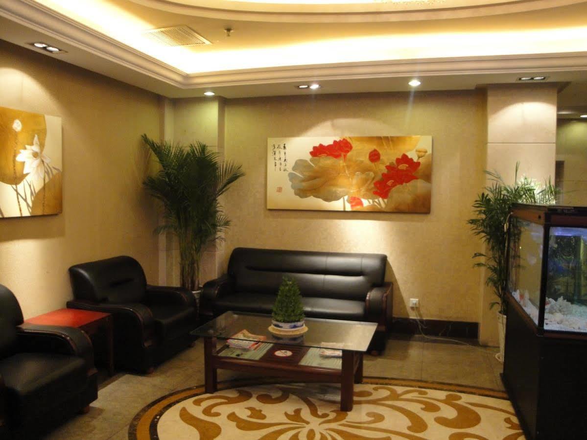 Overseas Chinese International Hotel Csingtao Kültér fotó
